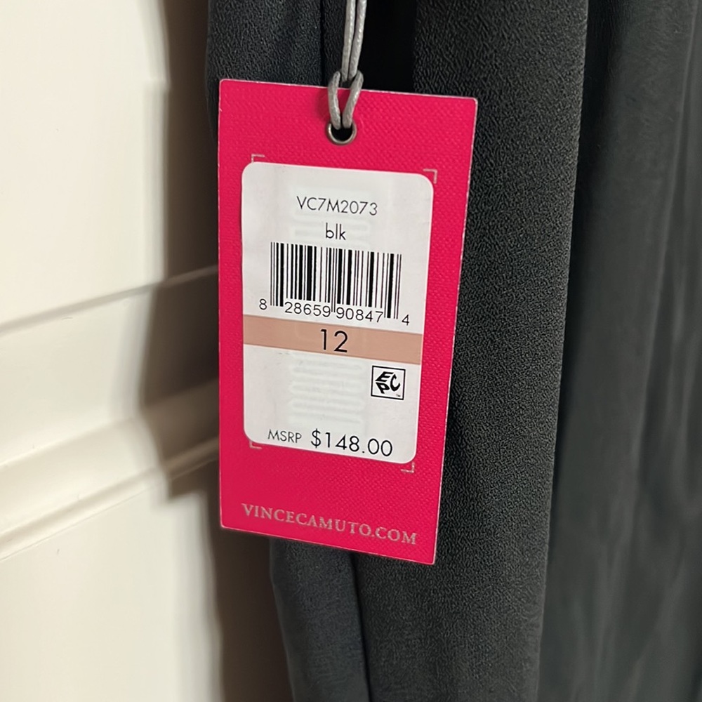 Vince Camuto cold shoulder crepe dress - Picture 5 of 5